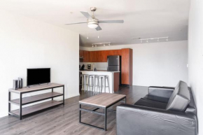 Pet-friendly Condo with Pool Gym & BBQ